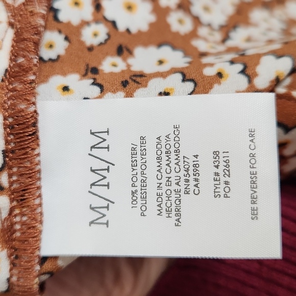 CAbi Folklore Floral Lark Top Size M NWT - Picture 13 of 14